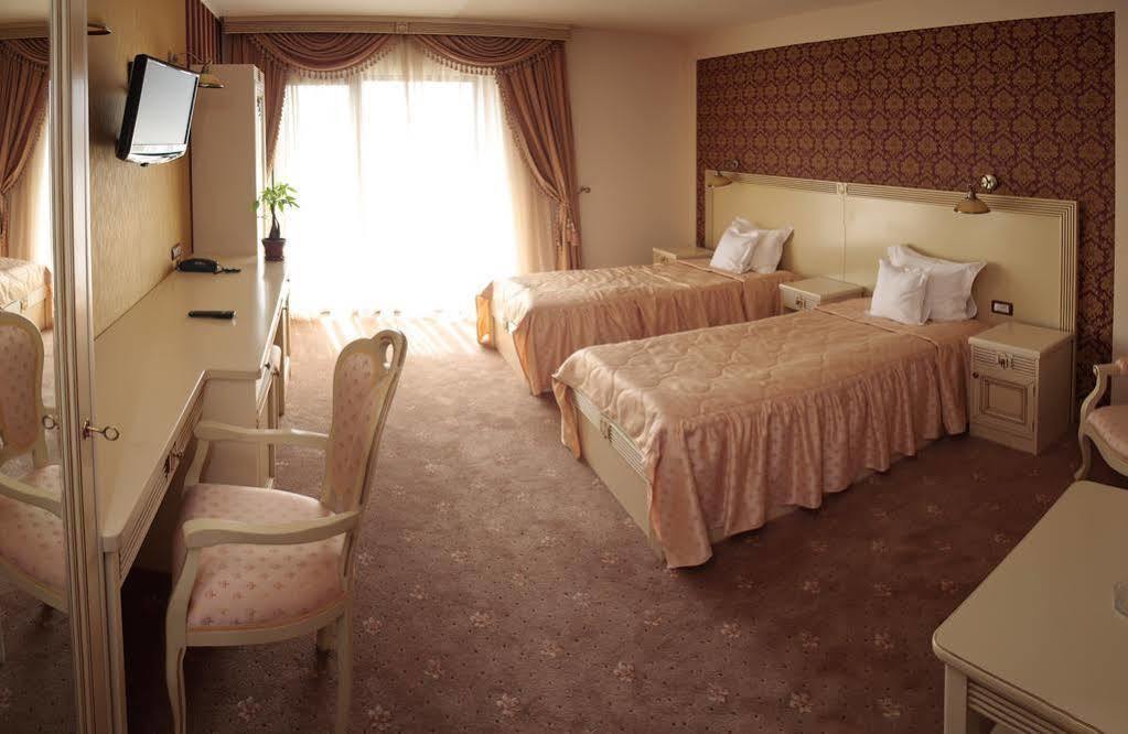 Majestic Hotel&Restaurant Jassy Zewnętrze zdjęcie